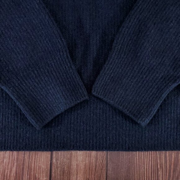 NWT Uniqlo Mens Size Large 3D Knit Souffle Yarn Mock Neck Sweater Navy Blue - Picture 6 of 12